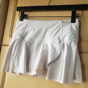 Rare Lululemon White Tennis Skirt with Ruffle Detail Side Slide Size 4
